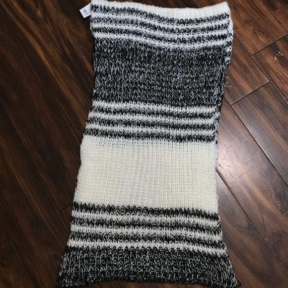 Infinity Scarf - Picture 2 of 3